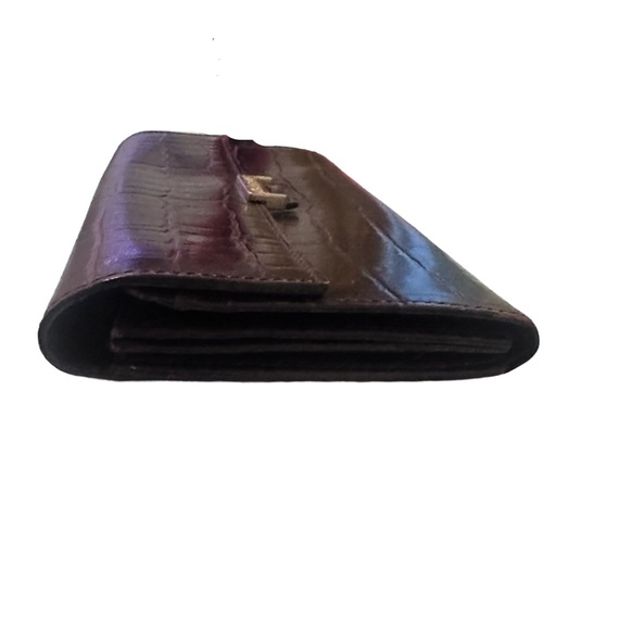 Saint Laurent crocodile-embossed leather long wallet gold-tone YSL logo clasp. - Picture 3 of 11